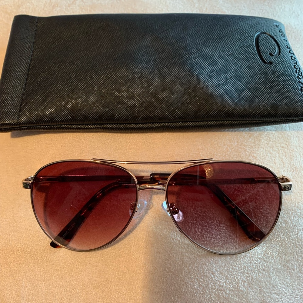 Oscar de la Renta Aviator sunglasses